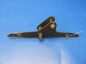 Piper PA-32-300 Cherokee Six Aileron Bellcrank LH 62771-00, 62771-000 (0819-59)